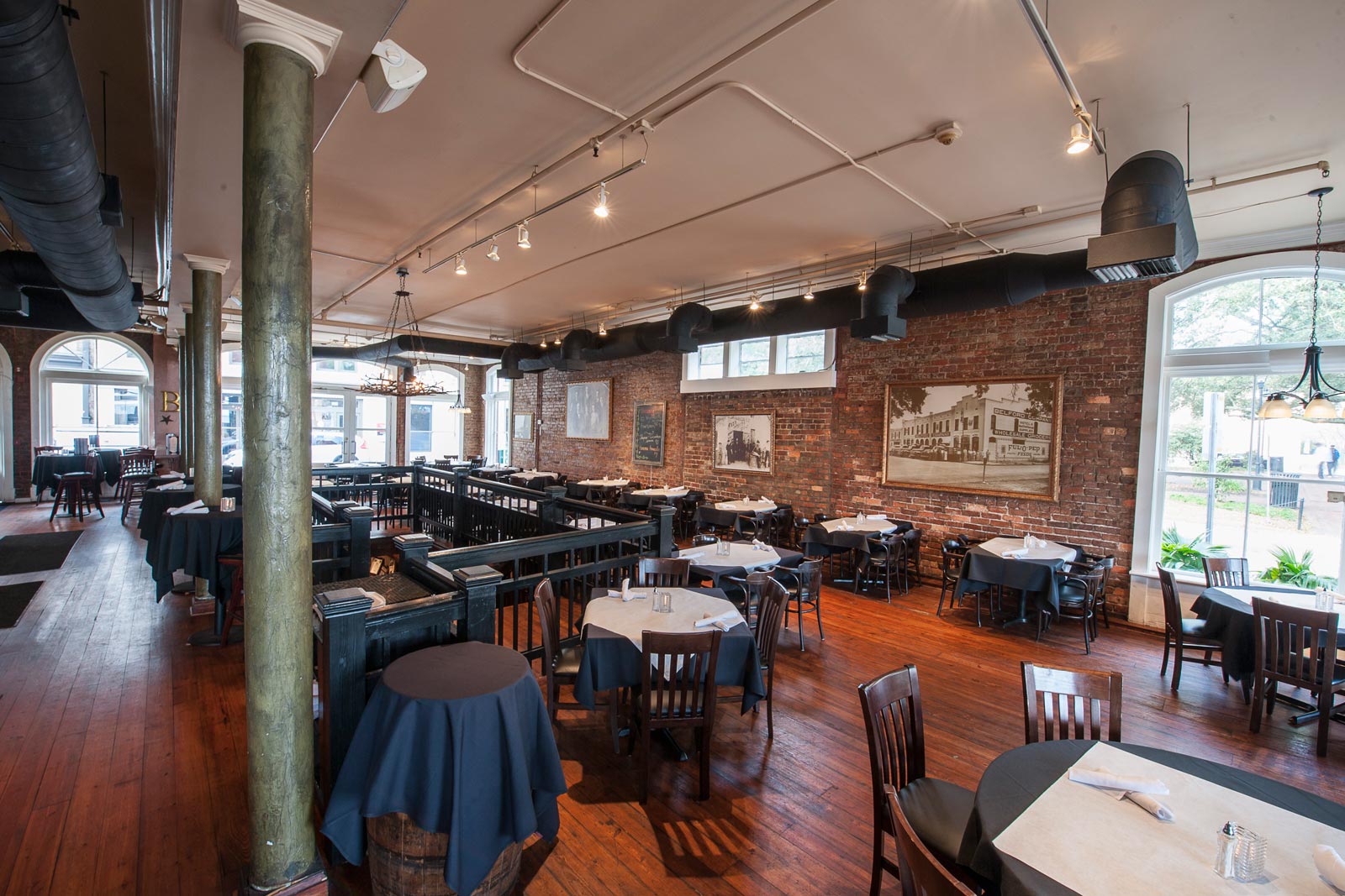 Belford's Savannah Seafood and Steak local restaurants